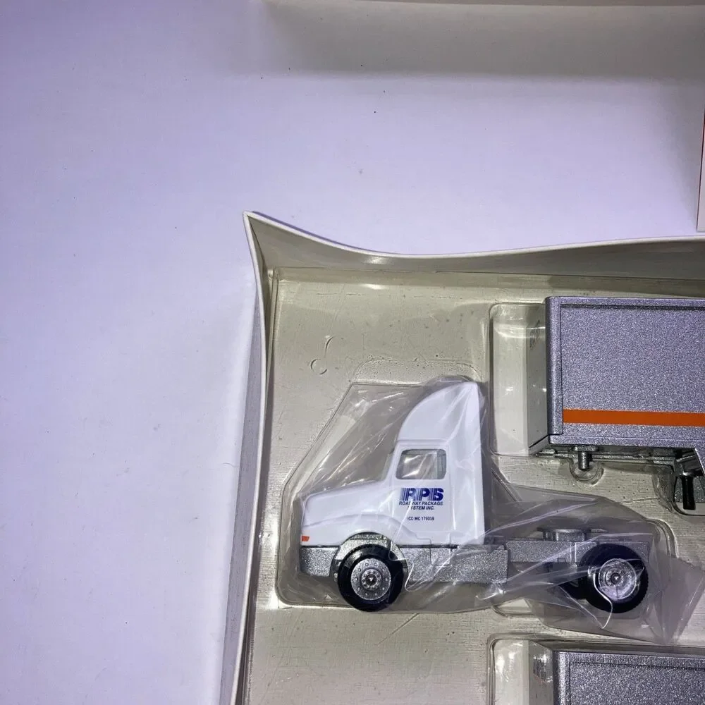 Winross RPS Roadway Package Tractor Trailer 1:64 Scale Diecast Truck w/ Box